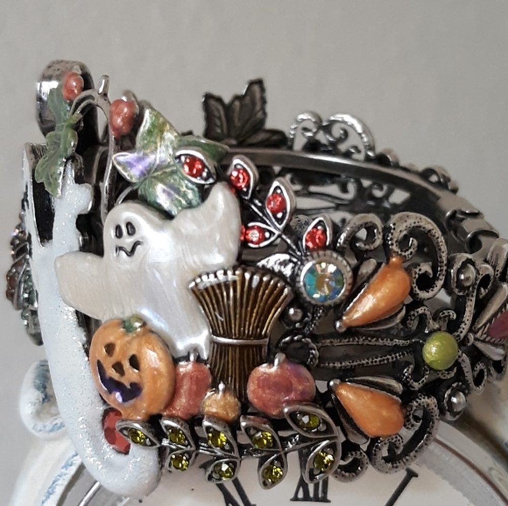 Kirks Folly Fall/Halloween Bracelet - Picture 4 of 12